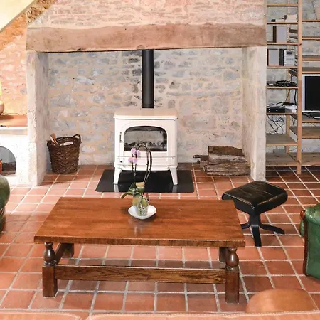 2 Bedroom Awesome In Padirac