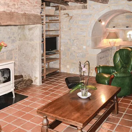 2 Bedroom Awesome In Holiday home Padirac