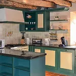 Сasa de vacaciones 2 Bedroom Awesome In